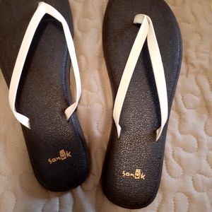 Sanuk Sandals
